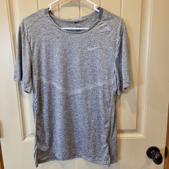 Men's Nike Dri-FIT Rise 365 Running T-Shirt Small Smoke Grey/Heather - Picture 1 of 8